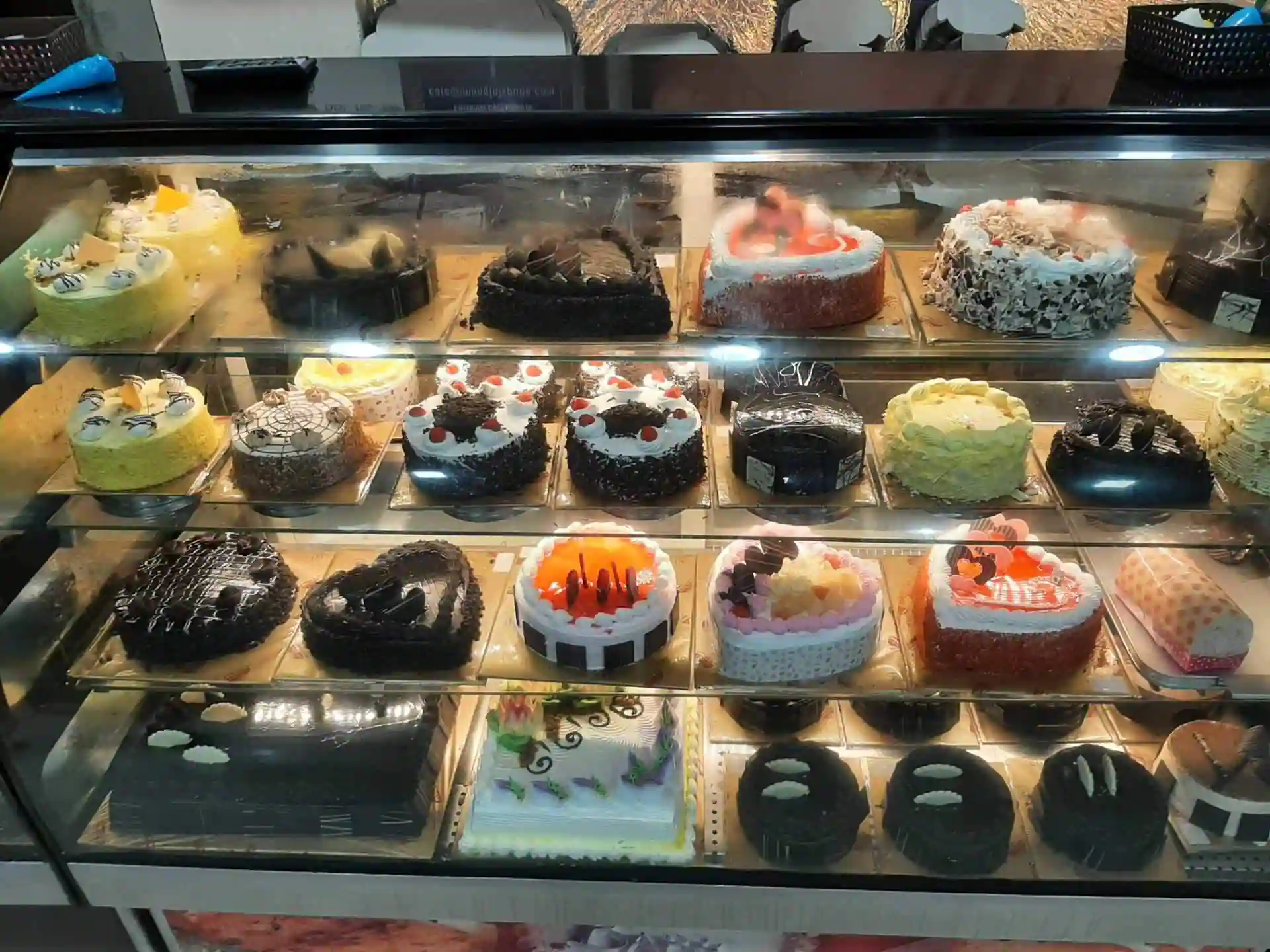 mongini-s-cake-shop-sahakar-nagar-parvati-darshan-pune-cake-retailers-88fedswe1c